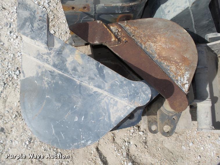 image for item BX9236 (12) excavator buckets