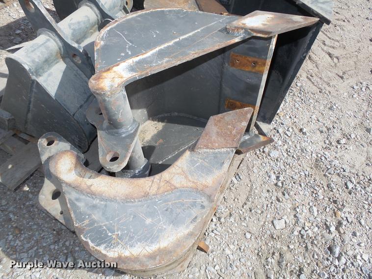 image for item BX9236 (12) excavator buckets