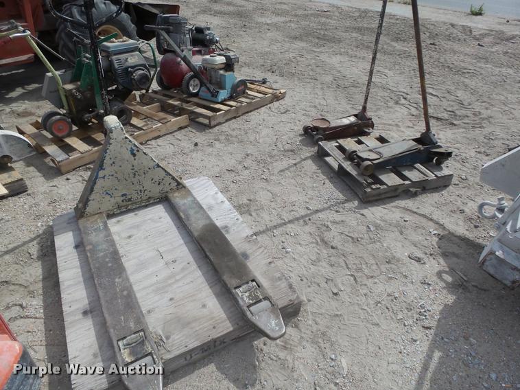 image for item BX9242 (3) jacks