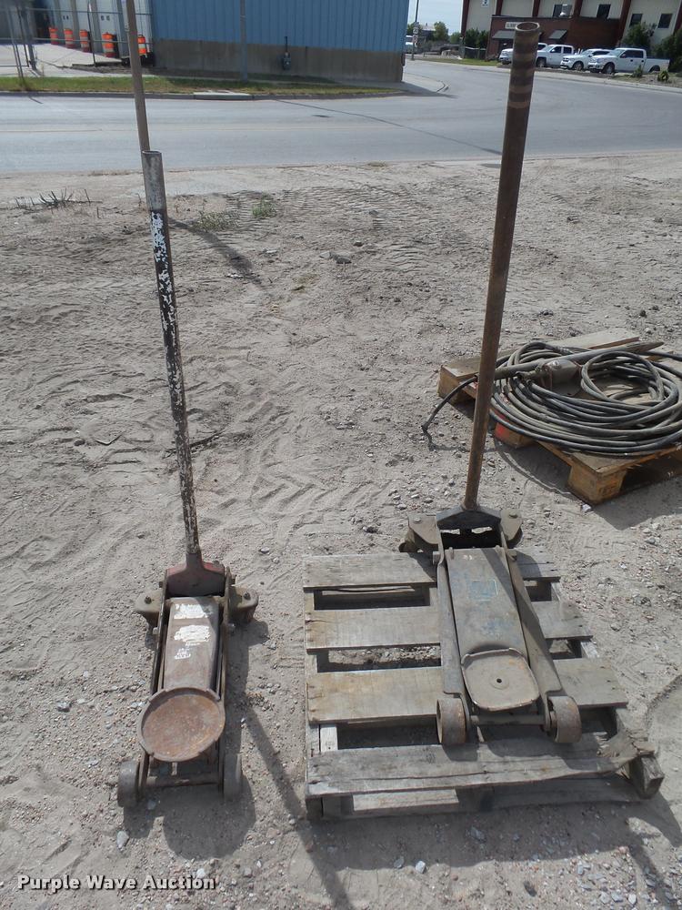 image for item BX9242 (3) jacks