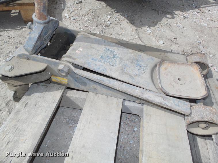 image for item BX9242 (3) jacks