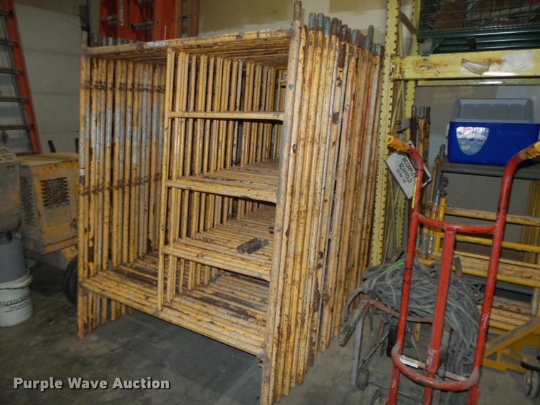 image for item CA9251 (43) scaffolding frames