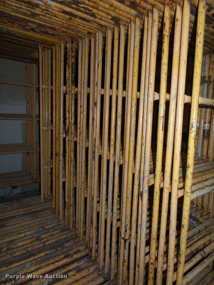 image for item CA9251 (43) scaffolding frames