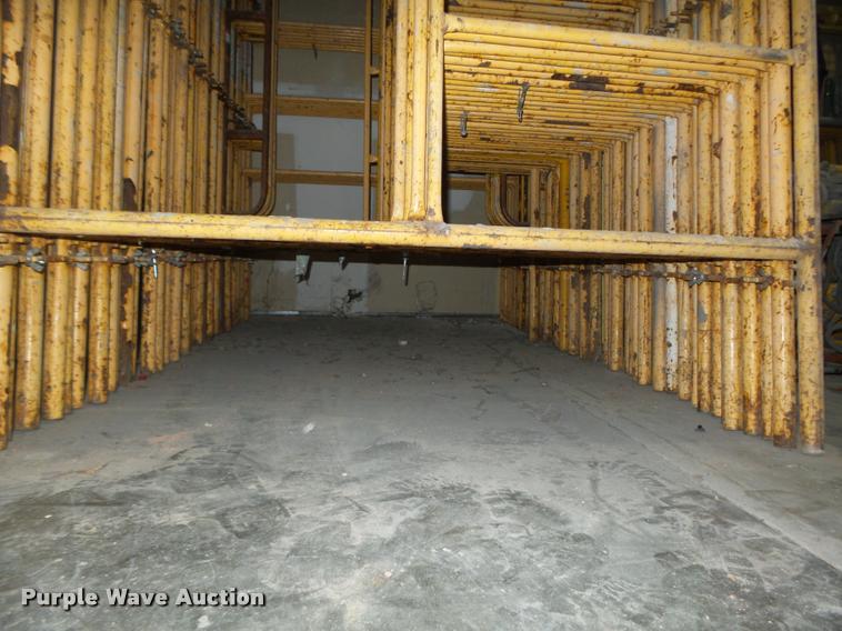 image for item CA9251 (43) scaffolding frames