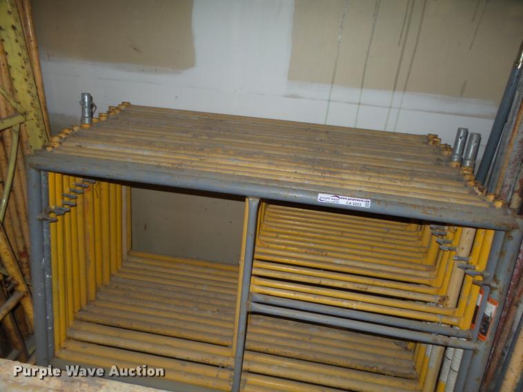 image for item CA9253 (44) scaffolding frames