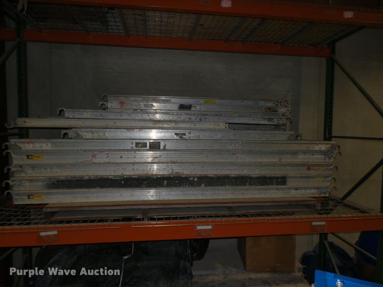 image for item CA9259 (31) scaffolding walk boards