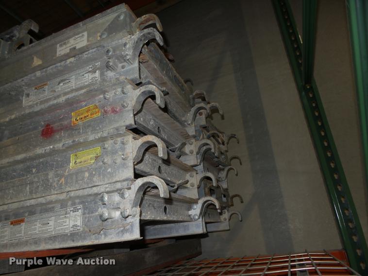 image for item CA9259 (31) scaffolding walk boards