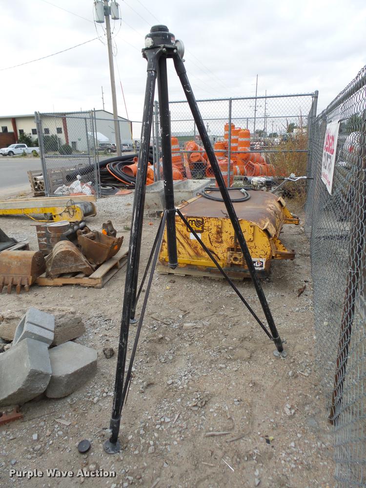 image for item CA9263 Spectra Physics 950 tripod