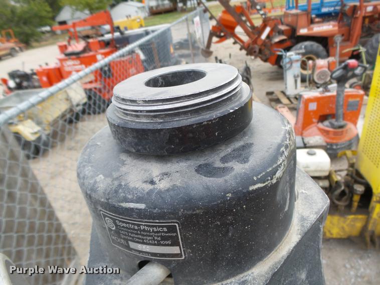 image for item CA9263 Spectra Physics 950 tripod