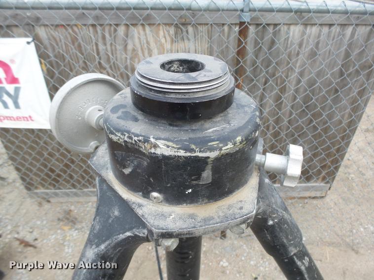 image for item CA9263 Spectra Physics 950 tripod