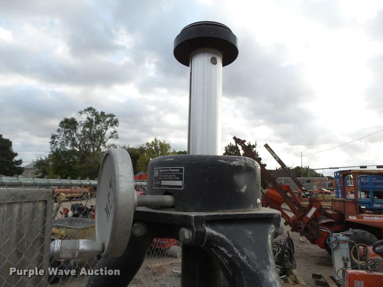 image for item CA9263 Spectra Physics 950 tripod