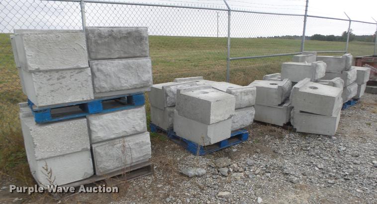 image for item CA9266 (42) retaining wall blocks