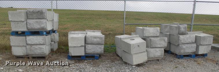 image for item CA9266 (42) retaining wall blocks