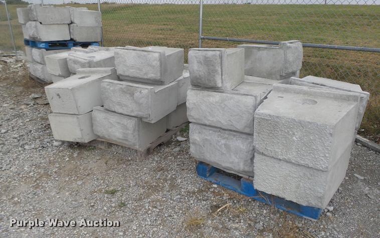 image for item CA9266 (42) retaining wall blocks