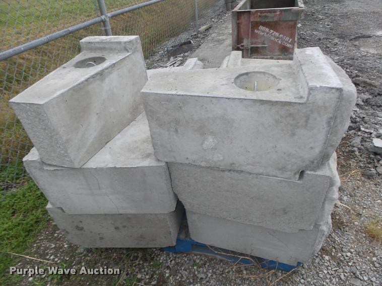 image for item CA9266 (42) retaining wall blocks