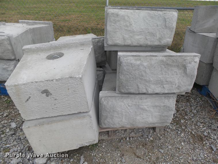 image for item CA9266 (42) retaining wall blocks