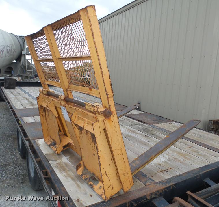 image for item CA9267 Case skid steer pallet forks