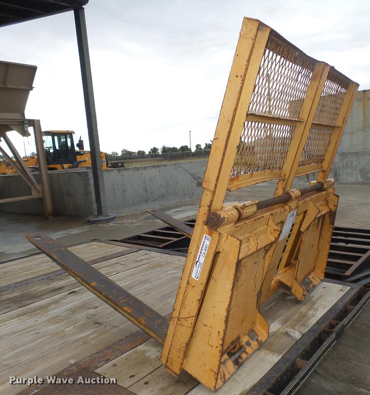 image for item CA9267 Case skid steer pallet forks