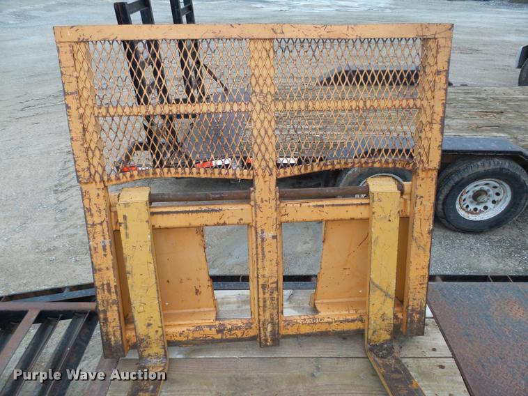 image for item CA9267 Case skid steer pallet forks