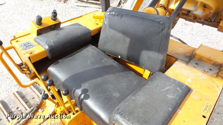 image for item DA2901 1978 Case 475 cable plow