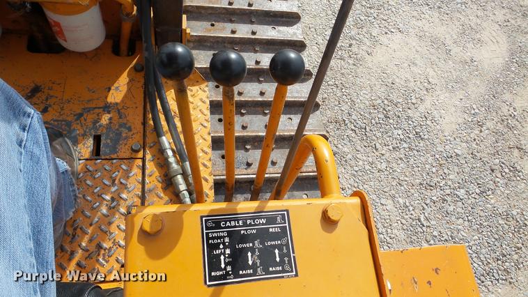 image for item DA2901 1978 Case 475 cable plow