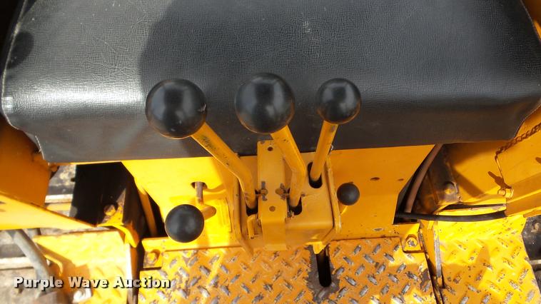 image for item DA2901 1978 Case 475 cable plow