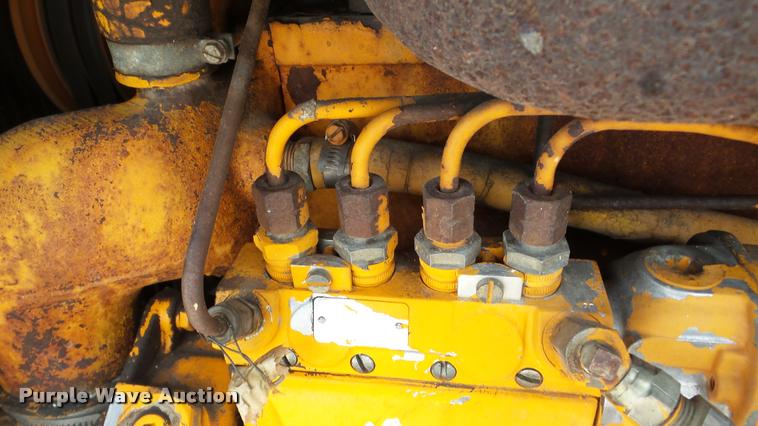 image for item DA2901 1978 Case 475 cable plow