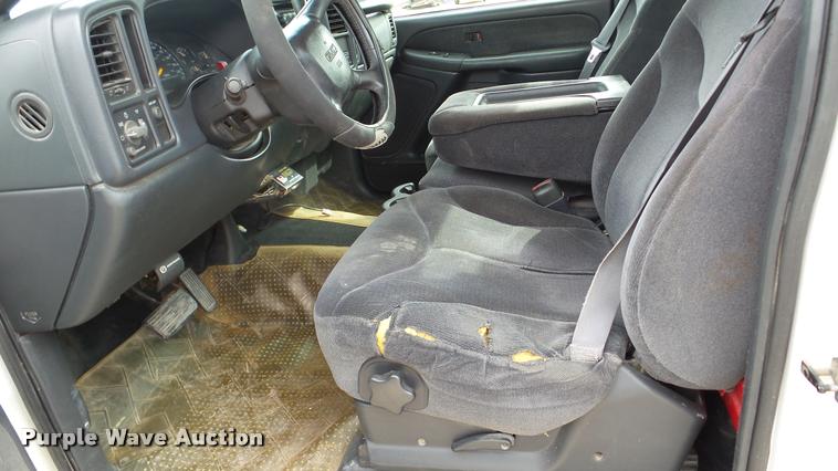 image for item DA2902 2001 GMC Sierra 3500 bucket truck