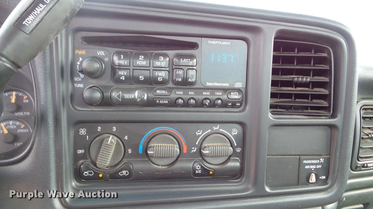 image for item DA2902 2001 GMC Sierra 3500 bucket truck