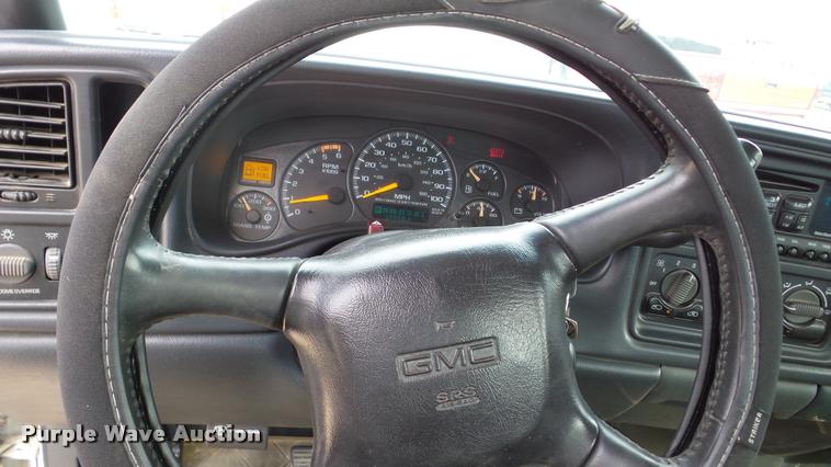 image for item DA2902 2001 GMC Sierra 3500 bucket truck