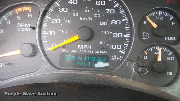 image for item DA2902 2001 GMC Sierra 3500 bucket truck