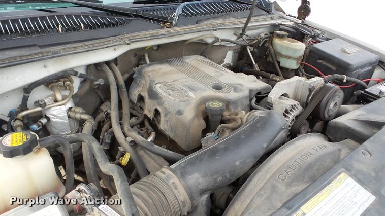 image for item DA2902 2001 GMC Sierra 3500 bucket truck