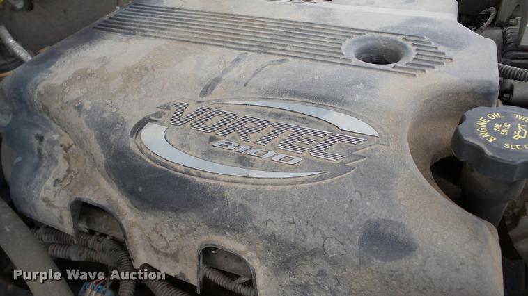 image for item DA2902 2001 GMC Sierra 3500 bucket truck