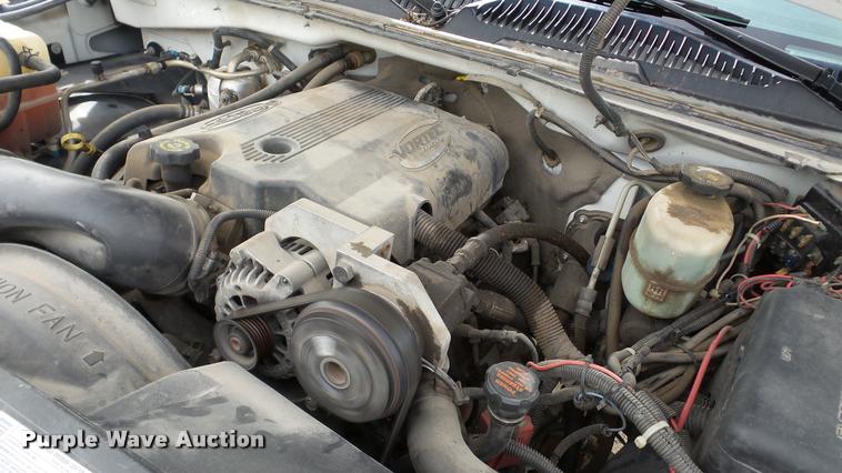 image for item DA2902 2001 GMC Sierra 3500 bucket truck