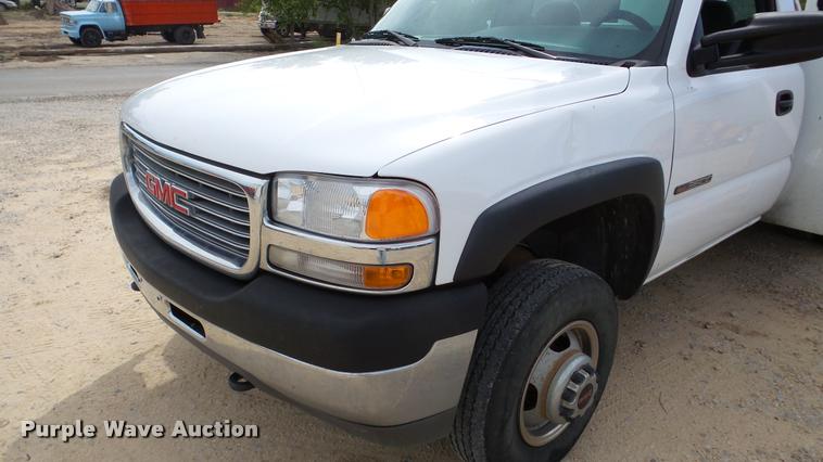 image for item DA2902 2001 GMC Sierra 3500 bucket truck