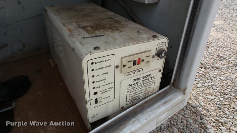 image for item DA2902 2001 GMC Sierra 3500 bucket truck