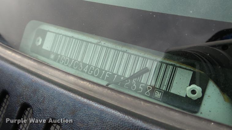 image for item DA2902 2001 GMC Sierra 3500 bucket truck