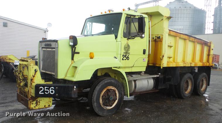 image for item DA2912 1992 Freightliner FLC11264 dump truck