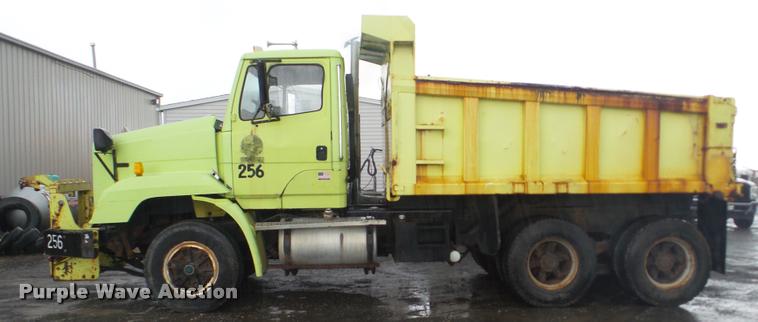 image for item DA2912 1992 Freightliner FLC11264 dump truck