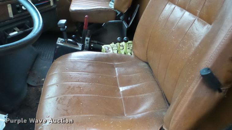 image for item DA2912 1992 Freightliner FLC11264 dump truck