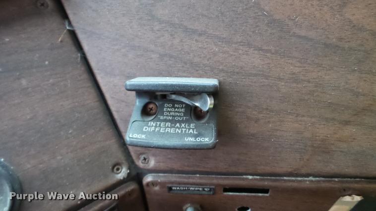 image for item DA2912 1992 Freightliner FLC11264 dump truck