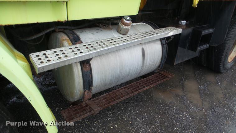 image for item DA2912 1992 Freightliner FLC11264 dump truck