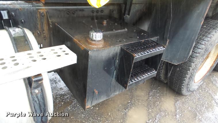 image for item DA2912 1992 Freightliner FLC11264 dump truck