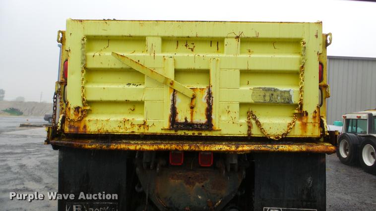 image for item DA2912 1992 Freightliner FLC11264 dump truck