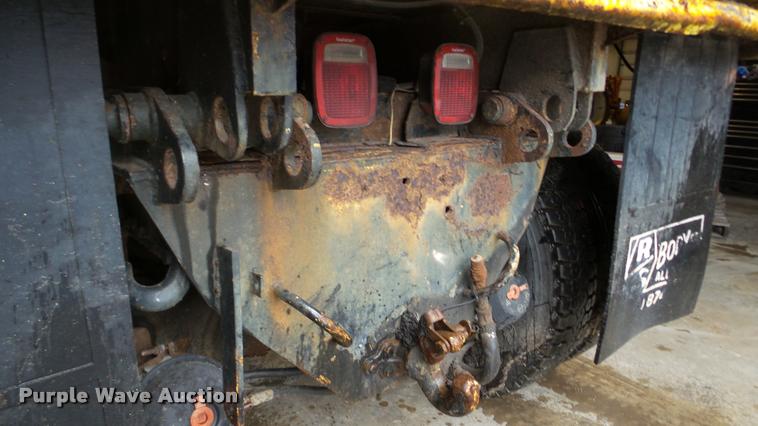 image for item DA2912 1992 Freightliner FLC11264 dump truck