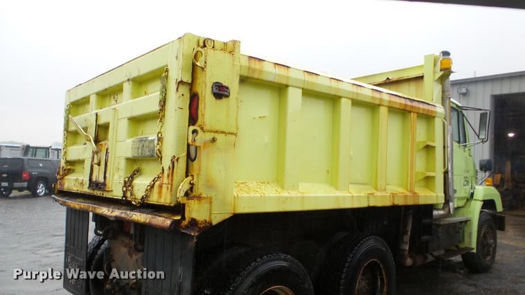 image for item DA2912 1992 Freightliner FLC11264 dump truck