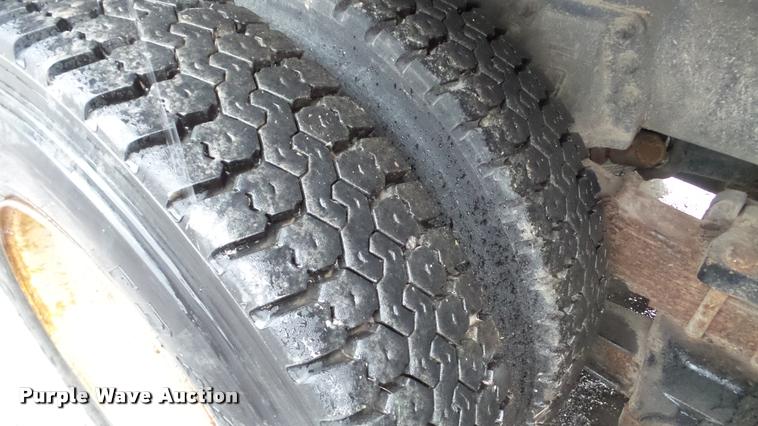 image for item DA2912 1992 Freightliner FLC11264 dump truck