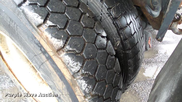 image for item DA2912 1992 Freightliner FLC11264 dump truck