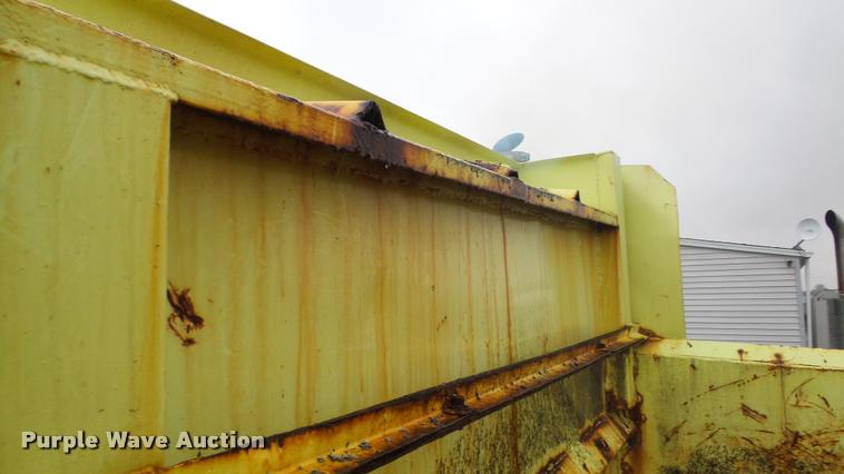 image for item DA2912 1992 Freightliner FLC11264 dump truck