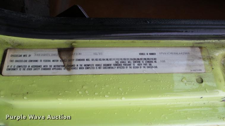 image for item DA2912 1992 Freightliner FLC11264 dump truck